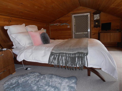 Springmead Rustic Cabin - New Castle Holiday 2