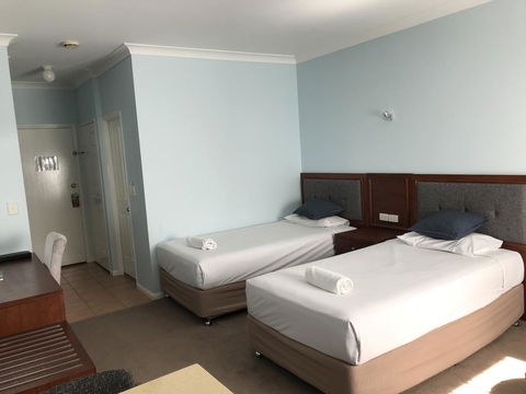 Springwood Motor Inn - New Castle Holiday 1