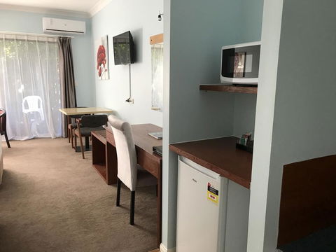 Springwood Motor Inn - New Castle Holiday 3