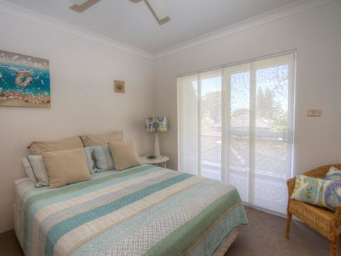 St James 6, Stylish Airconditioned Retreat - New Castle Holiday 2