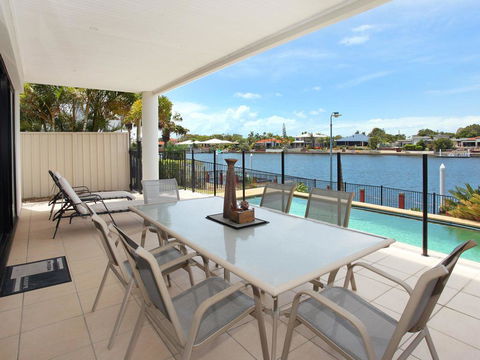 St Lucia 11 - 4 BDRM Canal Home With Pool - New Castle Holiday 0