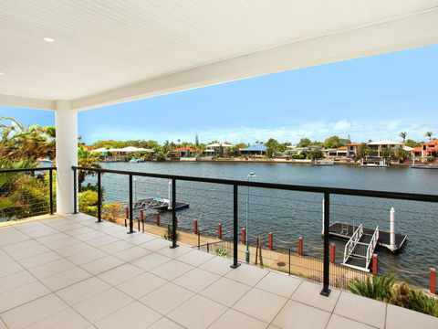 St Lucia 11 - 4 BDRM Canal Home With Pool - New Castle Holiday 3