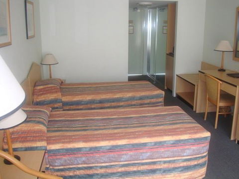 St Marys Park View Motel - New Castle Holiday 2