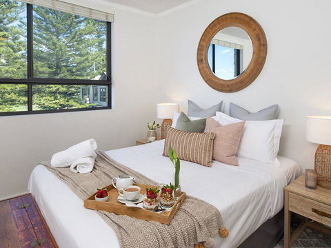 St Tropez Beachside Luxe - New Castle Holiday 2