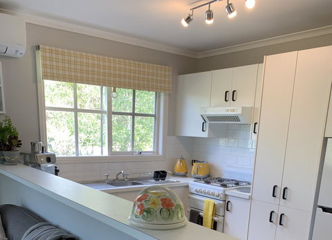 Stephanies Country Cottages - New Castle Holiday 1