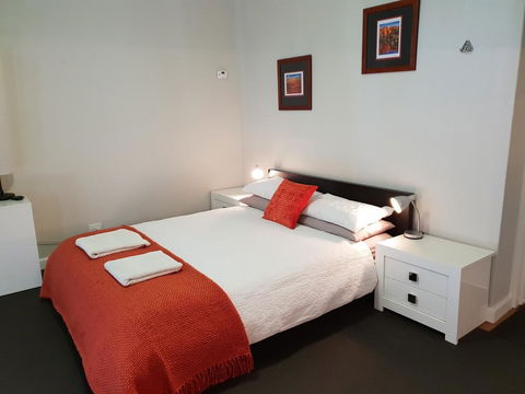 Stirling Apartments - Studio 3 - New Castle Holiday 3