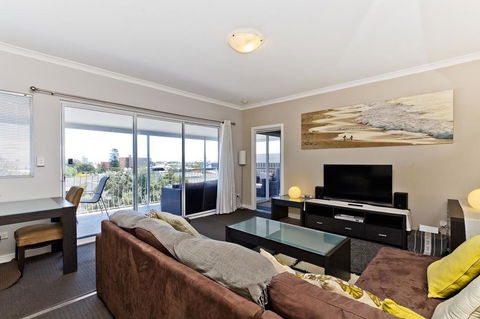 Stirling Apartments - The Penthouse - New Castle Holiday 2