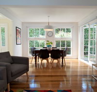Strahan House - New Castle Holiday