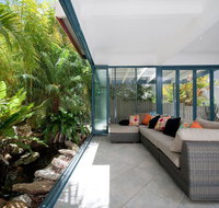 Street Cafe Boutique Accommodation Nelson Bay - New Castle Holiday