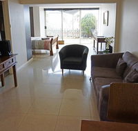 Studio 3 - ground floor Fremantle apartment - New Castle Holiday