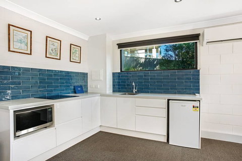 Studio 4 - New Castle Holiday 2