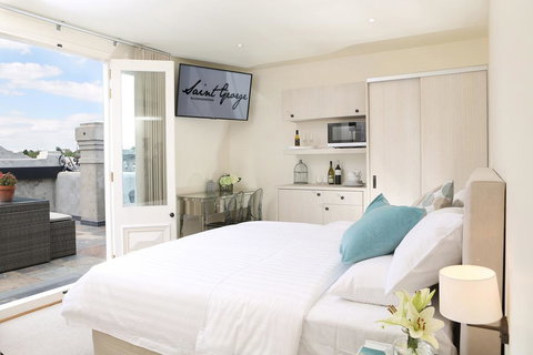 Studio 8 - Penthouse - New Castle Holiday 0