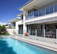 Stunning Beachside Home minutes from Coolum Beach - New Castle Holiday