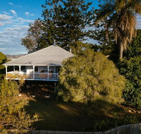 Stunning Queenslander - New Castle Holiday