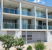 Stunning surfside apartment - Boyd St Woorim - New Castle Holiday
