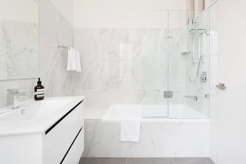 STUNNING SYDNEY HOME 1 - New Castle Holiday 2