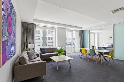 Stunning, Central Huge CBD Pad, Free WiFi, Netflix - New Castle Holiday 1