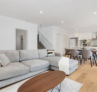 Style Comfort and Convenience - New Castle Holiday