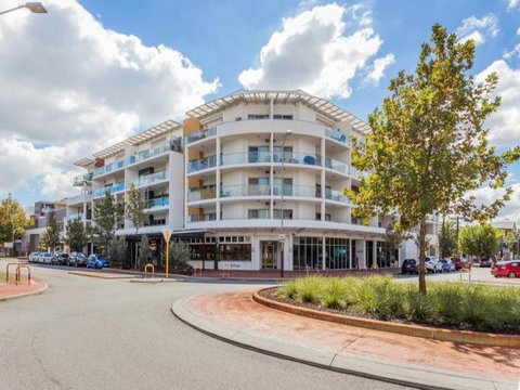 Stylish 2x2 W/ Carpark In Perth - New Castle Holiday 1