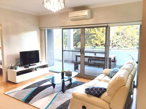 Stylish 2x2 W/ Carpark In Perth - New Castle Holiday 0