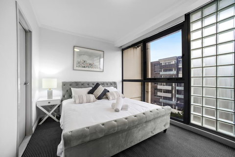 Stylish And Spacious Apt With Double Living Room - New Castle Holiday 2