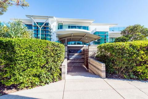 Stylish Beach Side Apartment - Unit 5 - 33 Lorikeet Drive - New Castle Holiday 2