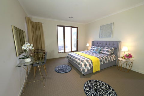 Stylish Luxe House For Big Group Near Shopping Center - New Castle Holiday 1