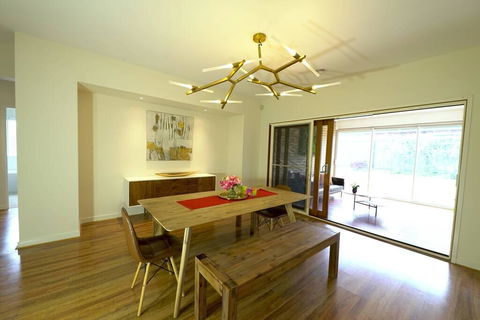 Stylish Luxe House For Big Group Near Shopping Center - New Castle Holiday 3