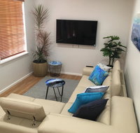 Stylish North Perth on Cafe strip - New Castle Holiday