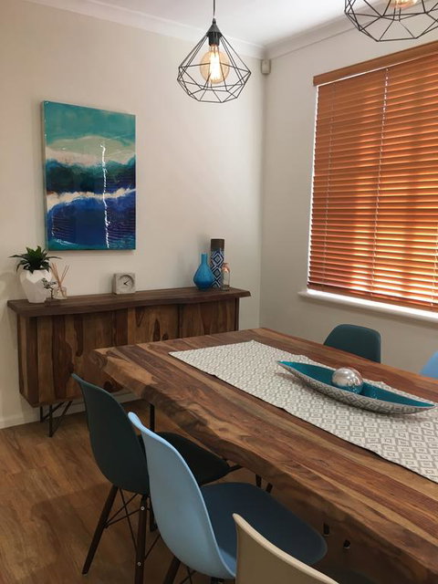 Stylish North Perth On Cafe Strip - New Castle Holiday 3