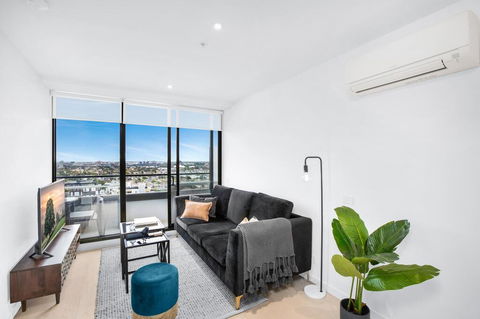 Stylish One-Bed Apartment With Balcony And Parking - New Castle Holiday 0