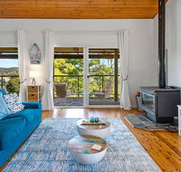 Stylish Renovated Home - Ocean Views - Fireplace - New Castle Holiday