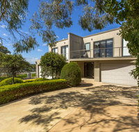 STYLISH SUN-DRENCHED AND SOPHISTICATED - New Castle Holiday