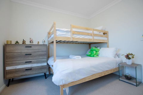 StylishTownhouse@Narre Warren/TrainStation/SC - New Castle Holiday 0