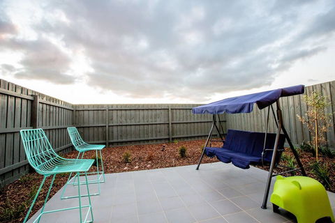 StylishTownhouse@Narre Warren/TrainStation/SC - New Castle Holiday 1