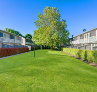 Summer East Apartments - New Castle Holiday