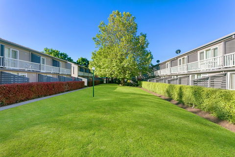 Summer East Apartments - New Castle Holiday 0