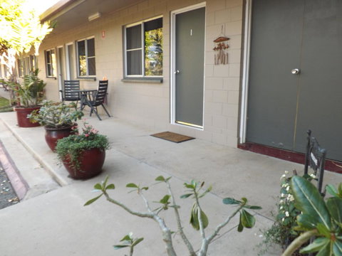 Sunbird Motel - New Castle Holiday 0