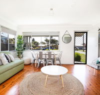 Sun Shack  Culburra - Pet Friendly - 3 Mins to Beach - New Castle Holiday