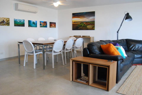 Sundeck Gardens - New Castle Holiday 1