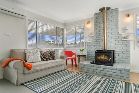 Sunflower Cottage - New Castle Holiday 1