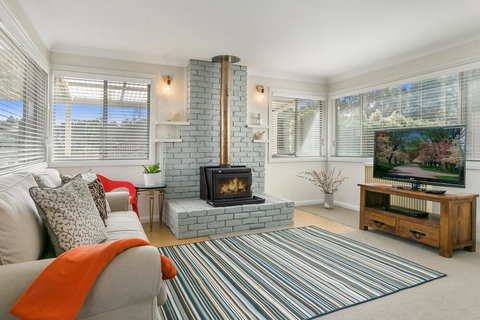 Sunflower Cottage - New Castle Holiday 0