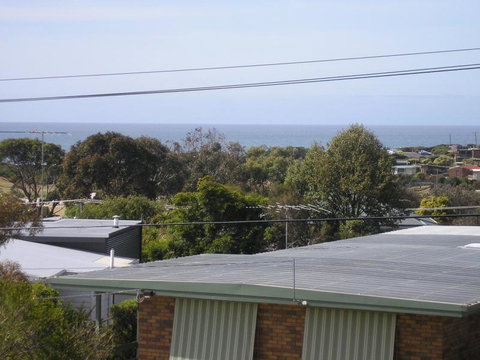 Sunningdale Beach House 16 - New Castle Holiday 1