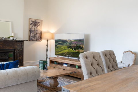Sunny Apartment With Private Parking - New Castle Holiday 1