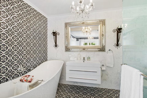 SUNNYDELL - New Castle Holiday 0