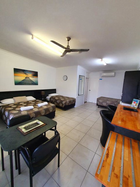 Sunseeker Motel - New Castle Holiday 3