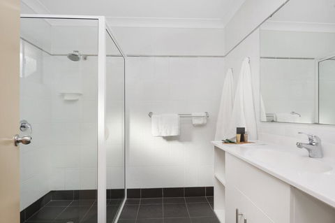 Sunseeker Motor Inn - New Castle Holiday 3