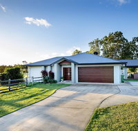 Sunset Retreat Airlie Beach Rural Getaway - New Castle Holiday