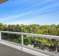 Super Convenient Apartment with Garden Views - New Castle Holiday