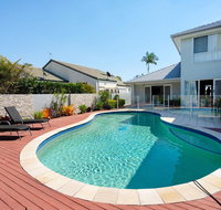 Super Sized Family Retreat With a Pool - New Castle Holiday